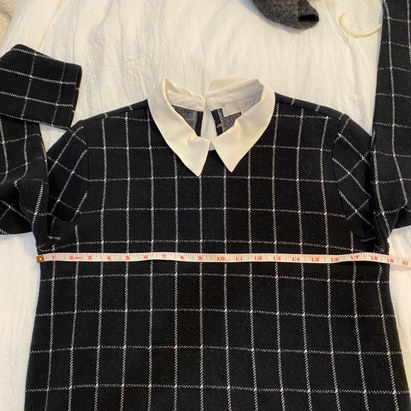 Loft, mixed media, long sleeved top with collar and ruffled hem. Size XS - Picture 8 of 11